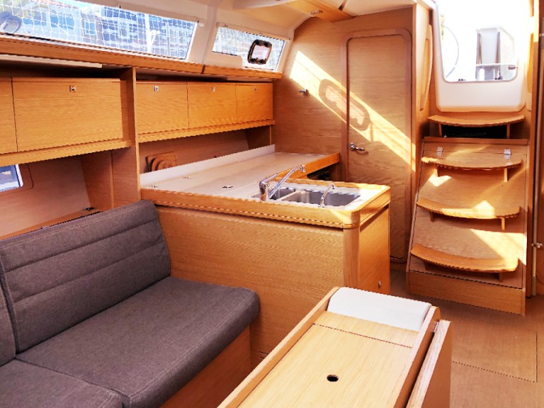 Sailboat rental with or without captain Dufour Hyères