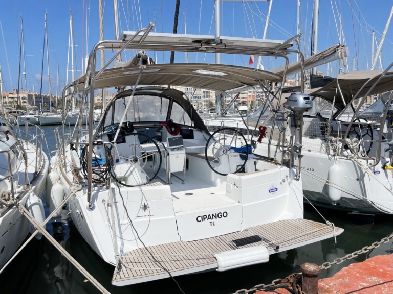 Sailboat for rent Hyères at the best price