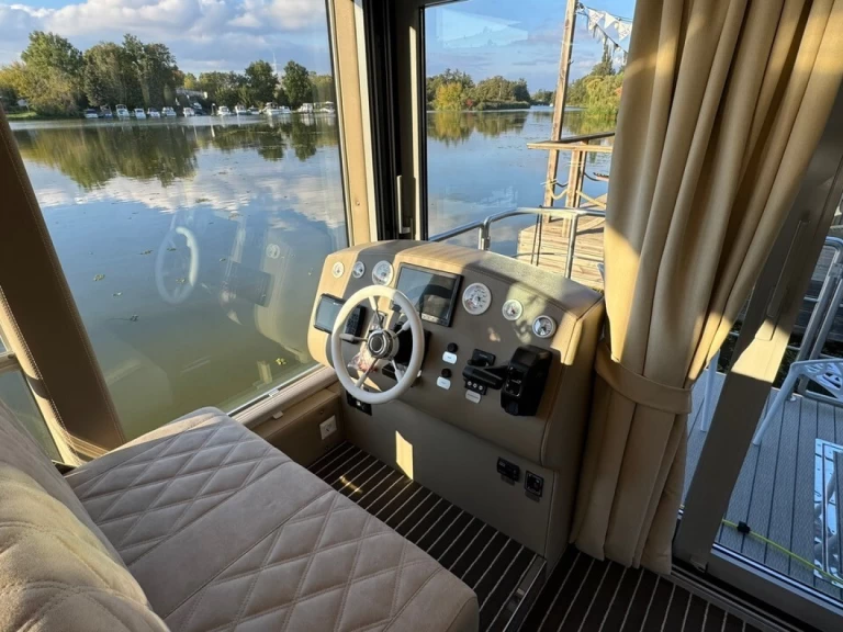 Yacht charter Buchholz cheap Luxboot