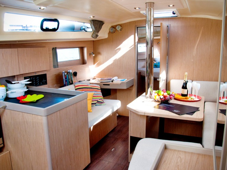 Sailboat for rent Bocca di Magra at the best price