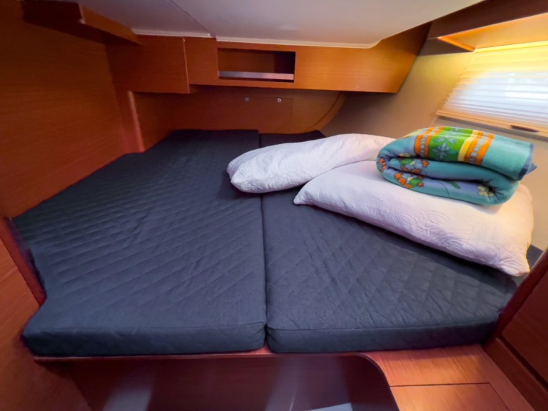 Sailboat rental in Bocca di Magra - Dufour Dufour 390 GL