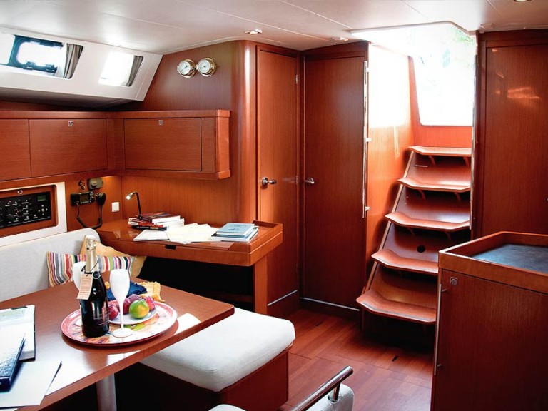 Sailboat for rent Bocca di Magra at the best price