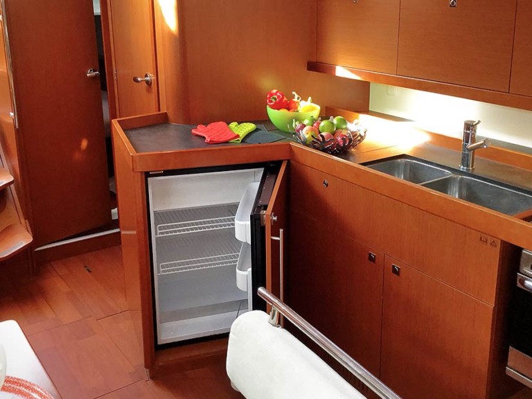 Bénéteau Oceanis 45 charter bareboat or captained in  Bocca di Magra