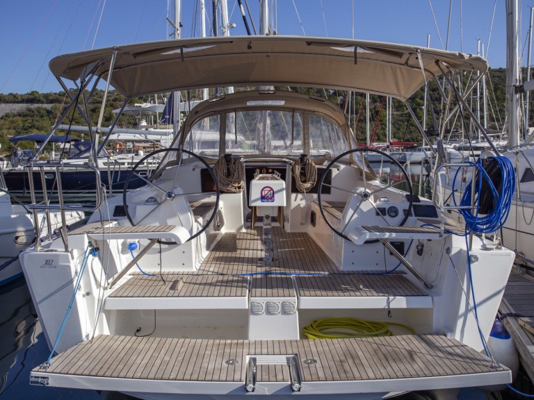 Boat rental Dufour Dufour 382 Grand Large in Pula on Samboat
