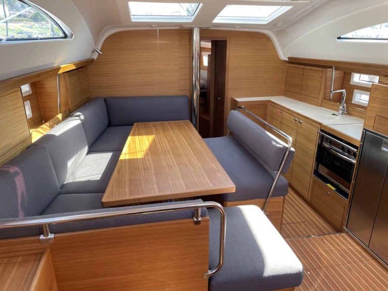 Sailboat rental with or without captain Elan Pula