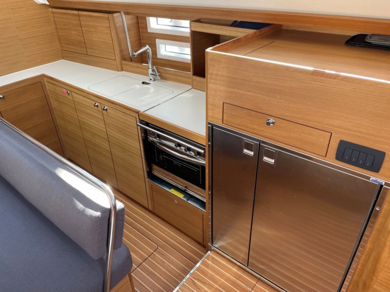 Sailboat rental in Pula - Elan Impression 45.1