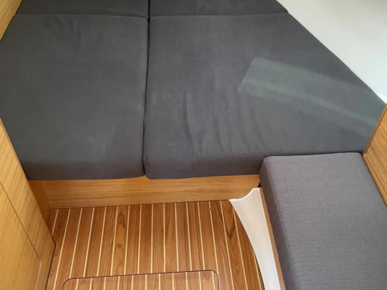 Boat rental Elan Impression 45.1 in Pula on Samboat