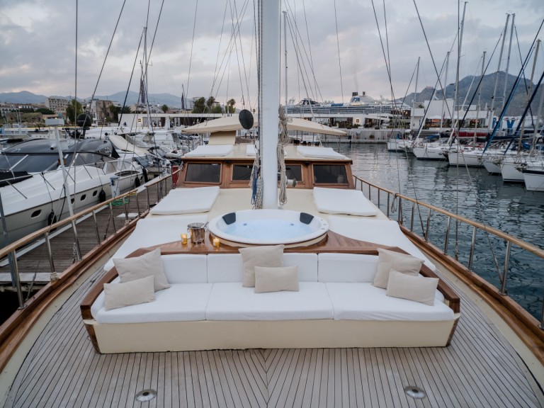Ticari Yacht Hande - Capo Galera charter bareboat or captained in  Capo d'Orlando