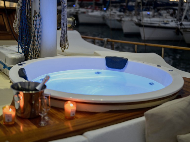 Rent a Ticari Yacht Hande - Capo Galera Capo d'Orlando