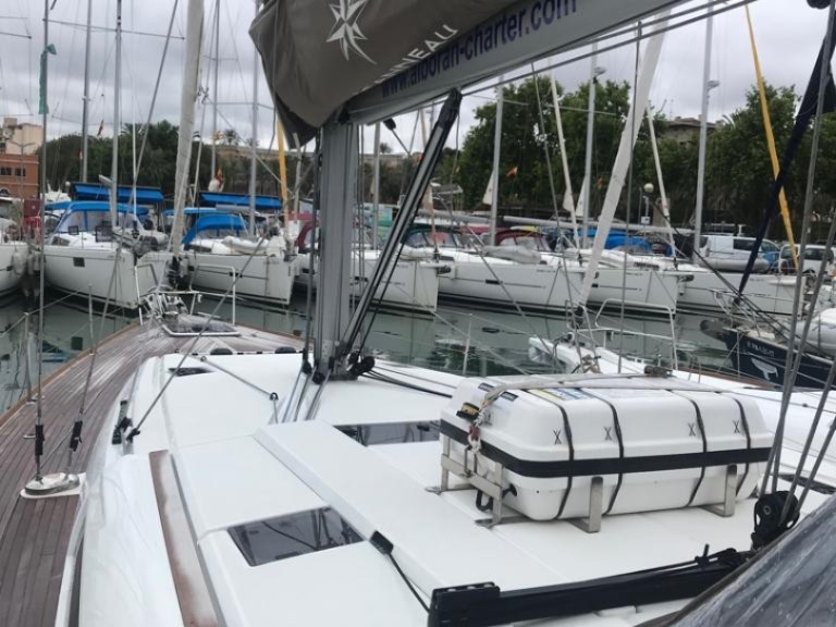 Jeanneau Sun Odyssey 519 in Palmeira on SamBoat