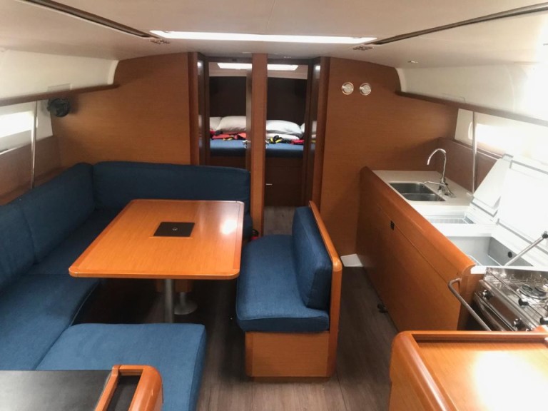 Rent a Jeanneau Sun Odyssey 519 Palmeira