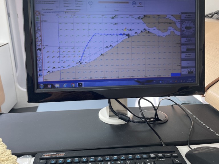 Yacht charter La Trinité-sur-Mer cheap Pogo 36