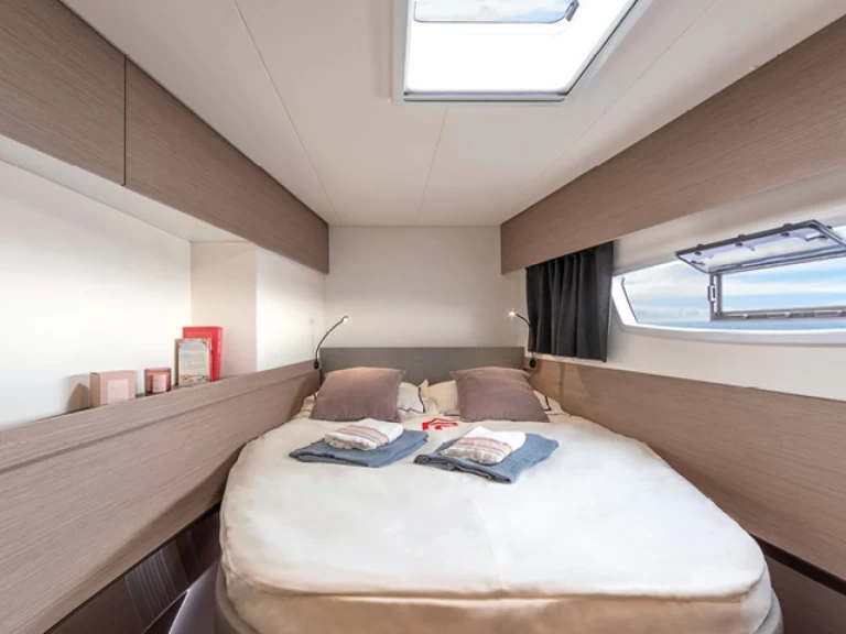 Fountaine Pajot Elba 45 in Paros (Island) on SamBoat