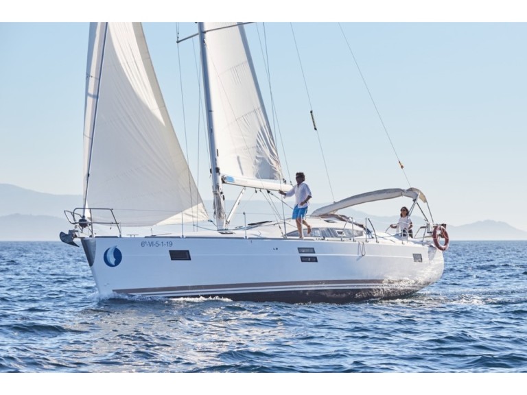 Sailboat for rent Vigo at the best price