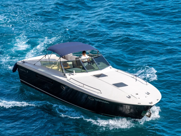 Yacht charter Positano cheap Itama 38