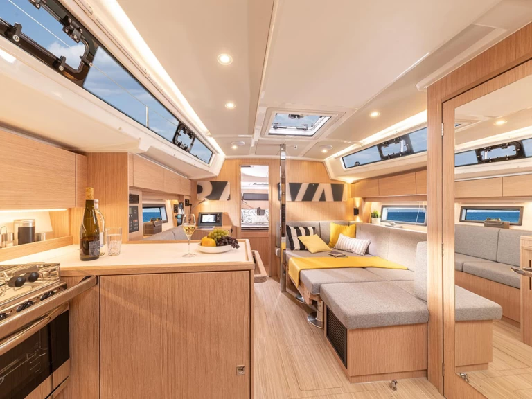 Sailboat rental in Murter-Kornati - Bavaria Bavaria C38