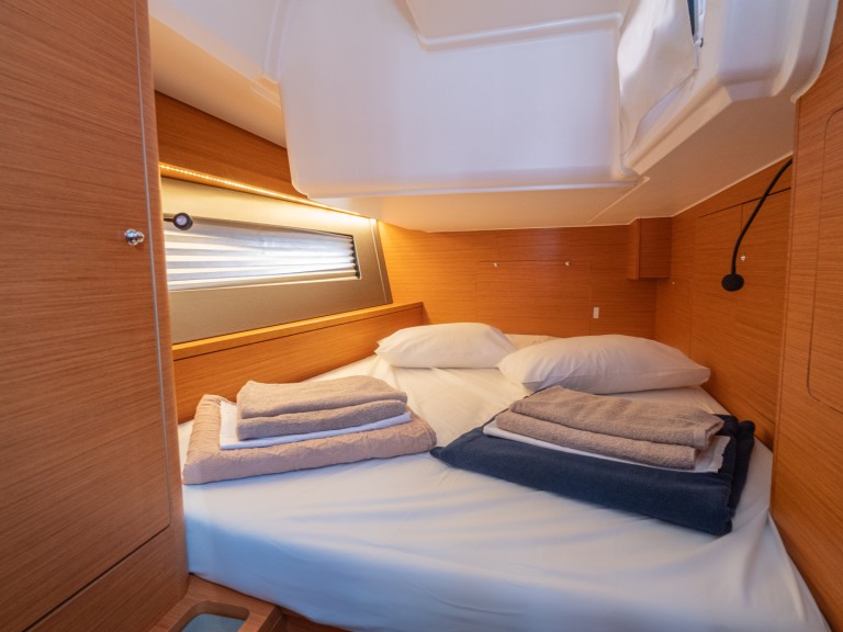 Sailboat for rent Skradin at the best price