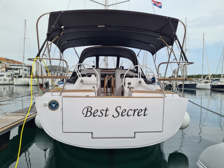 Bareboat Rental Sailboat Elan with a boat licence