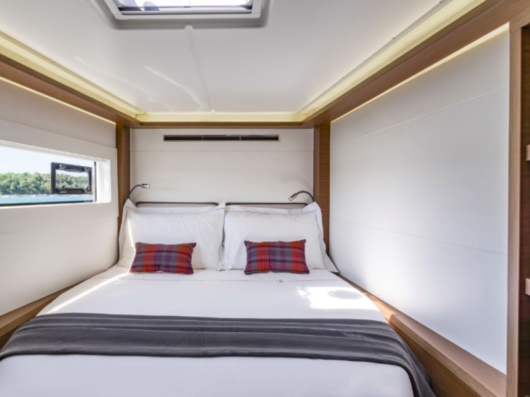 Boat rental Lagoon Lagoon 46 in Alimos on Samboat