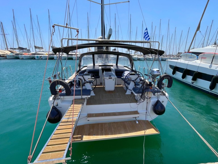 Bénéteau Oceanis 46.1 in Alimos on SamBoat