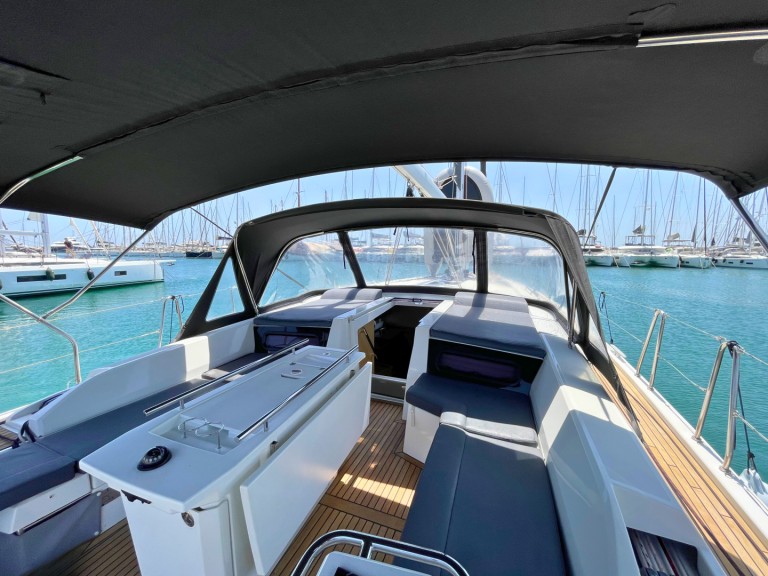 Bareboat Rental Sailboat Bénéteau with a boat licence