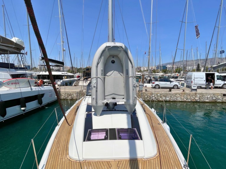 Bénéteau Oceanis 46.1 in Alimos on SamBoat