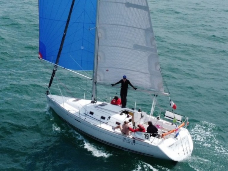 Bareboat Rental Sailboat Bénéteau with a boat licence