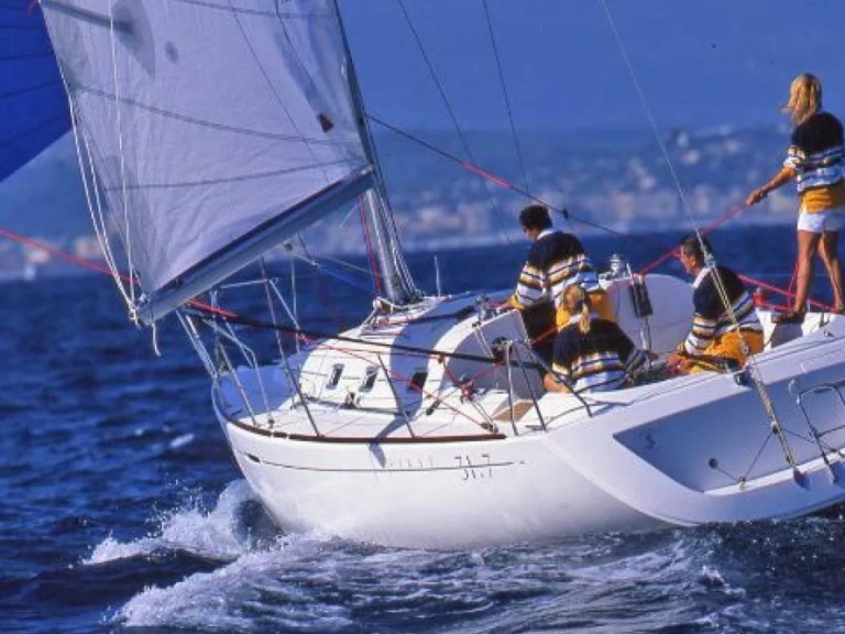 Bénéteau First 31.7 charter bareboat or captained in  Arzon