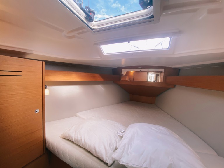 Yacht charter Marseille cheap Dufour 360 Grand Large