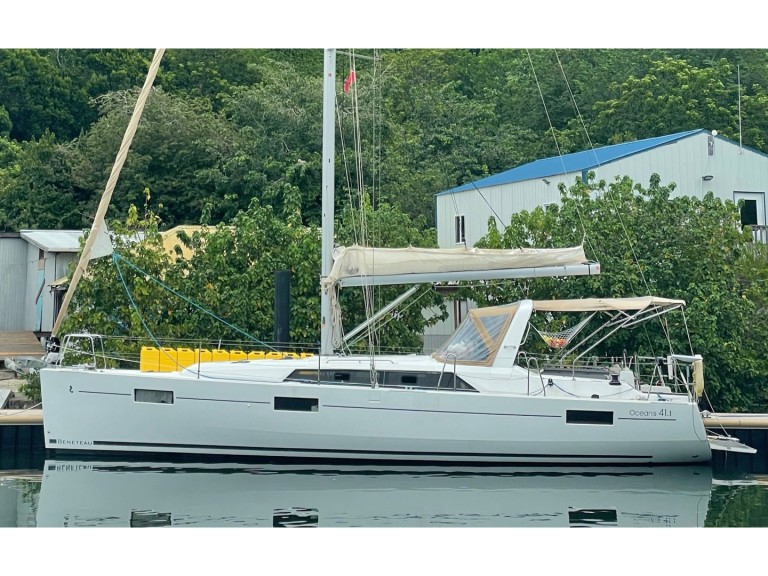 Bénéteau Oceanis 41.1 in San Miguel De Abona on SamBoat