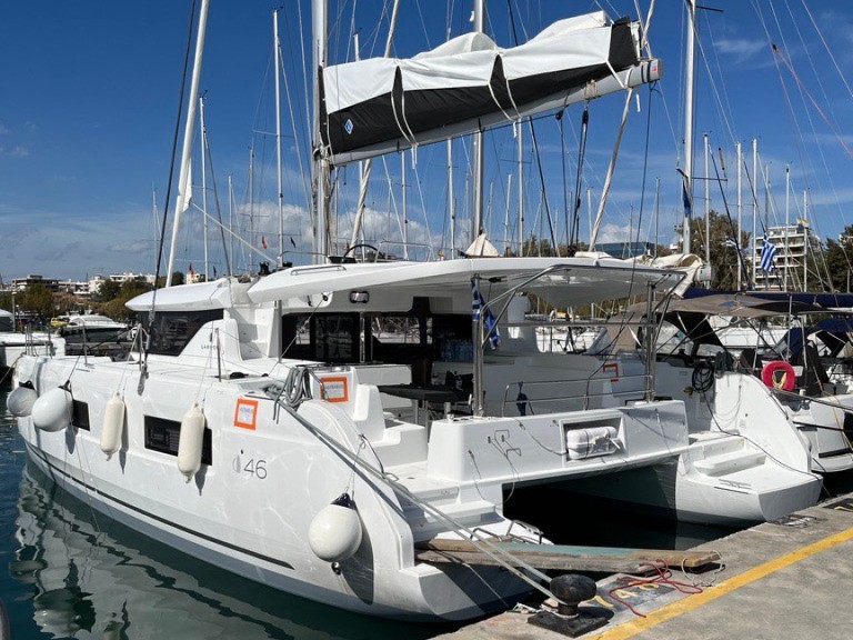 Bareboat Rental Catamaran Lagoon with a boat licence