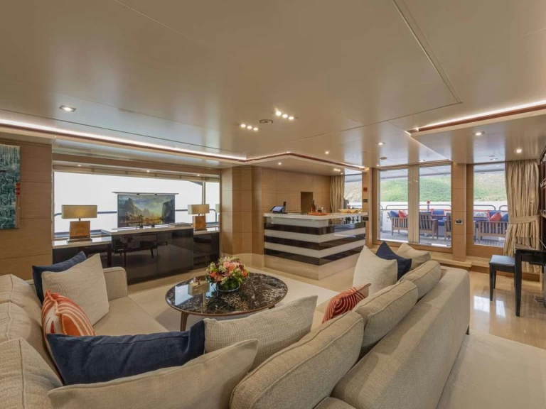 Yacht charter Portsmouth cheap SUR LA MER 