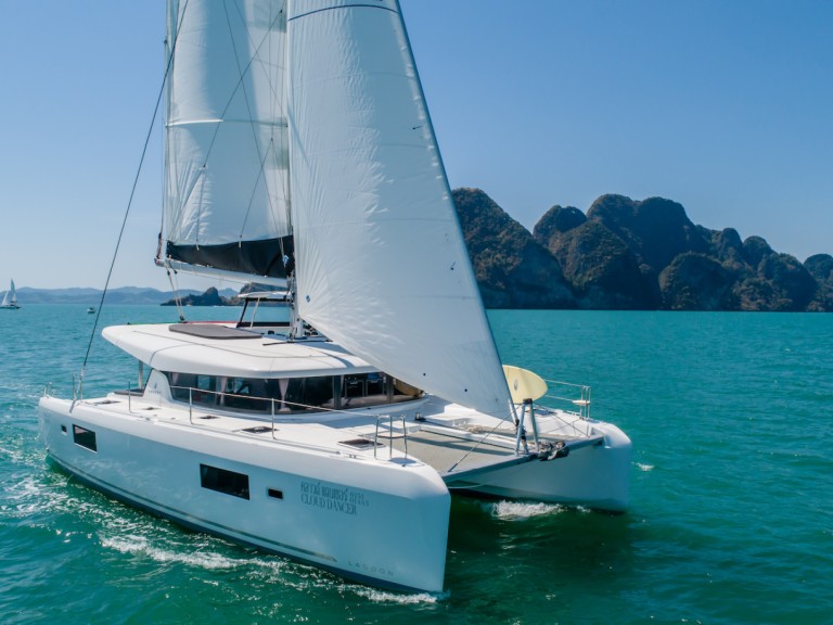 Catamaran rental in Phuket (City) - Lagoon Lagoon 42