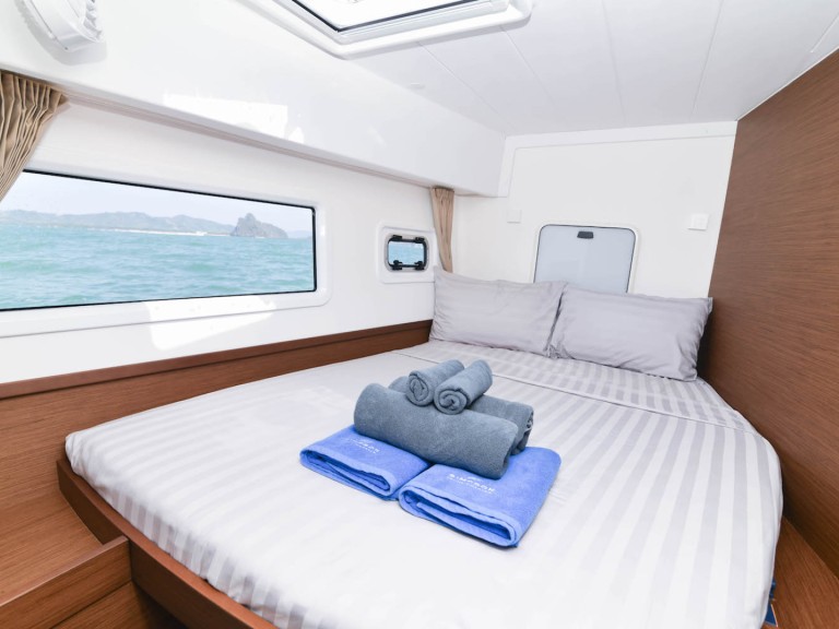 Lagoon Lagoon 42 in Phuket (City) on SamBoat