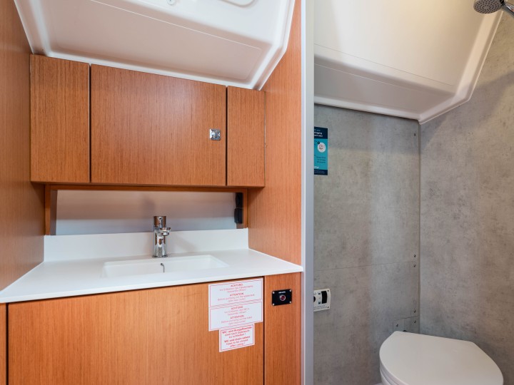 Sailboat for rent Lefkáda at the best price