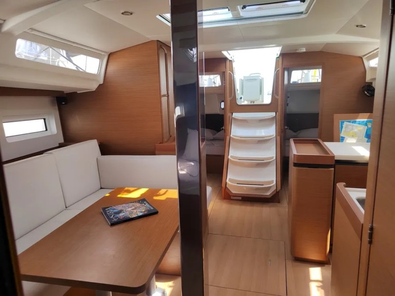 Bareboat Rental Sailboat Jeanneau with a boat licence
