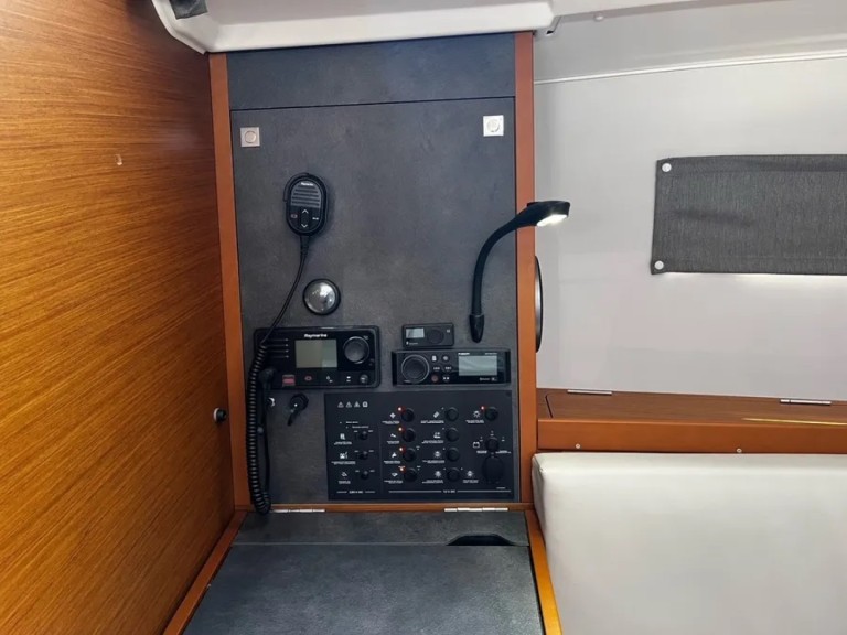 Boat rental Jeanneau Sun Odyssey 349 in Pula on Samboat