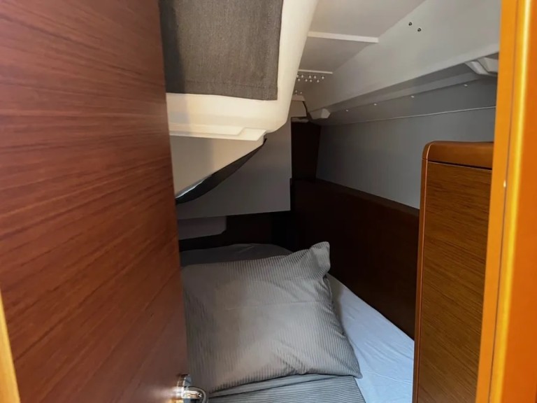 Sailboat rental in Pula - Jeanneau Sun Odyssey 349