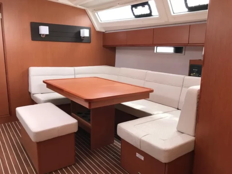 Yacht charter Gouvia cheap Cruiser 46