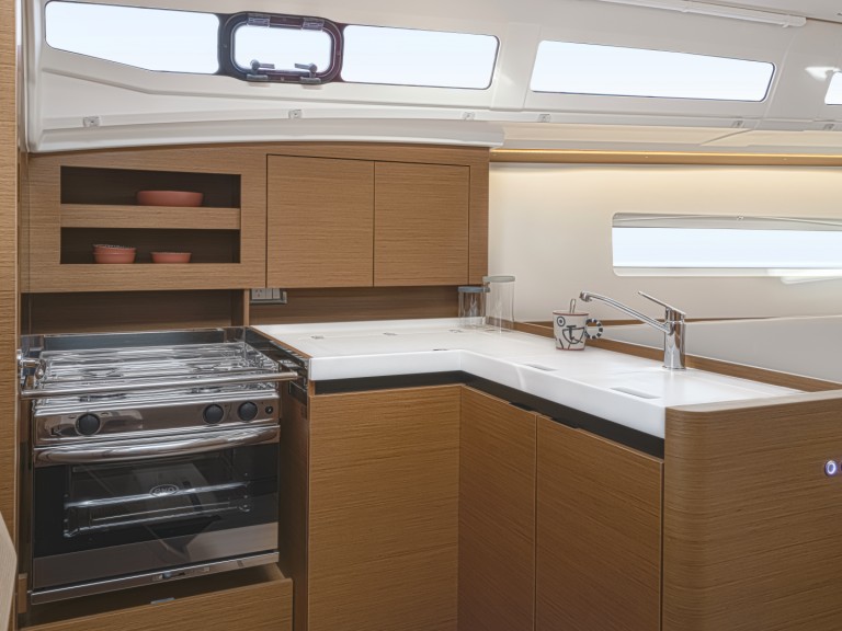 Sailboat rental in Las Galletas - Jeanneau Sun Odyssey 380