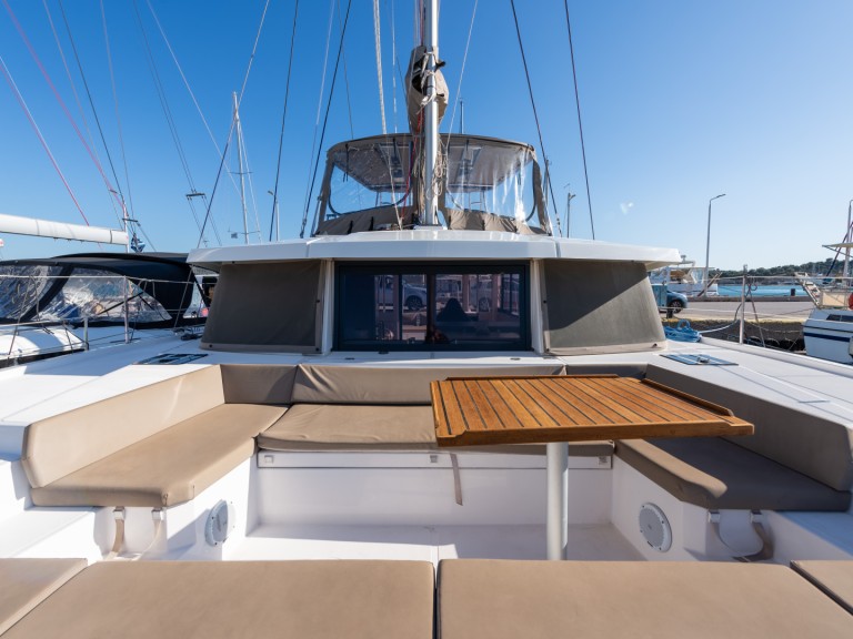 Catamaran for rent Lefkáda at the best price