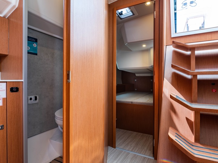 Sailboat for rent Lefkáda at the best price