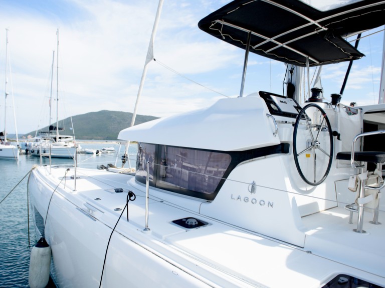 Boat rental Lagoon Lagoon 42 in Lefkáda on Samboat