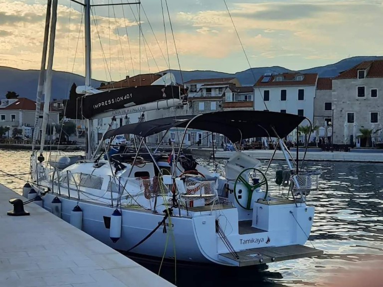 Boat rental Elan Impression 40.1 in Punat on Samboat