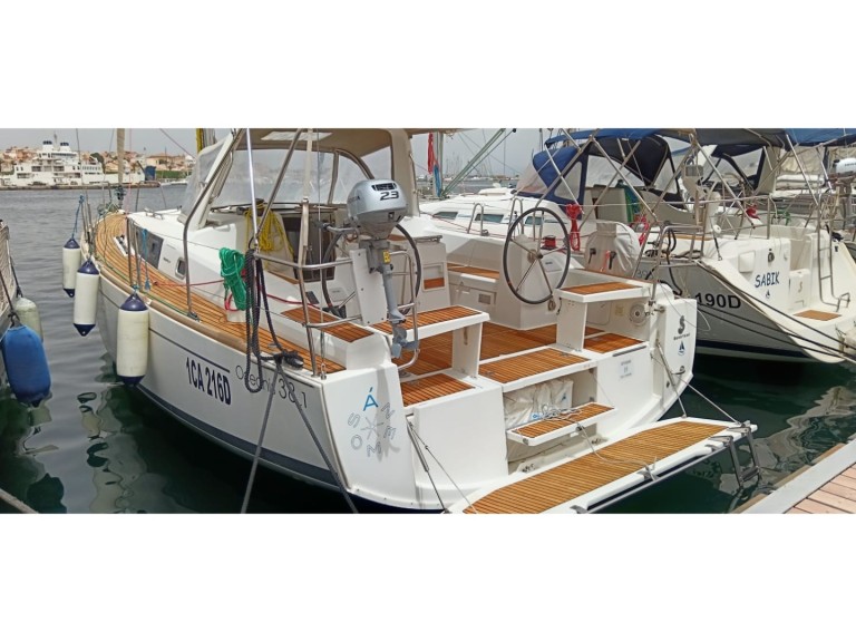 Sailboat rental in Carloforte - Bénéteau Oceanis 38