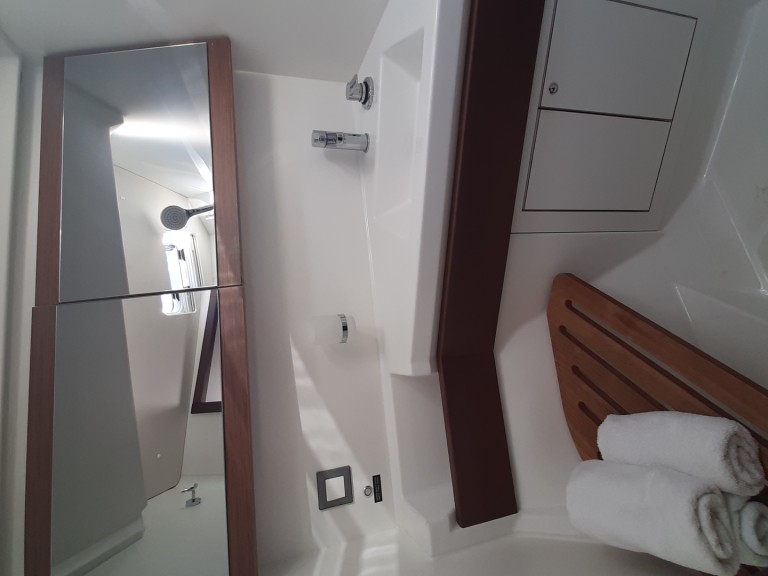 Bareboat Rental Sailboat Bénéteau with a boat licence