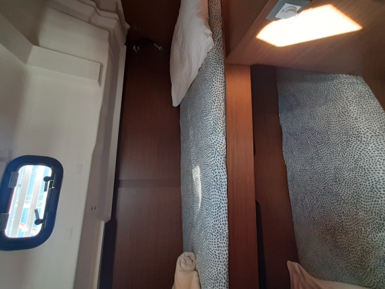 Rent a Bénéteau Oceanis 46.1 Split