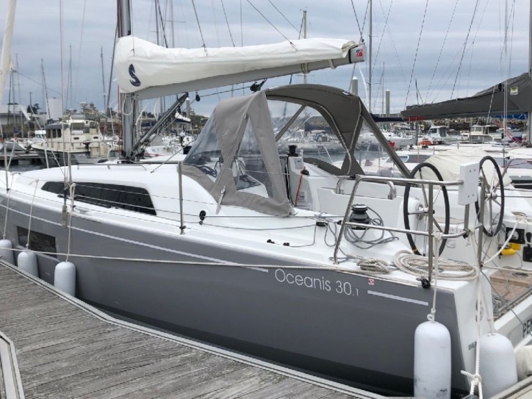 Bareboat Rental Sailboat Bénéteau with a boat licence