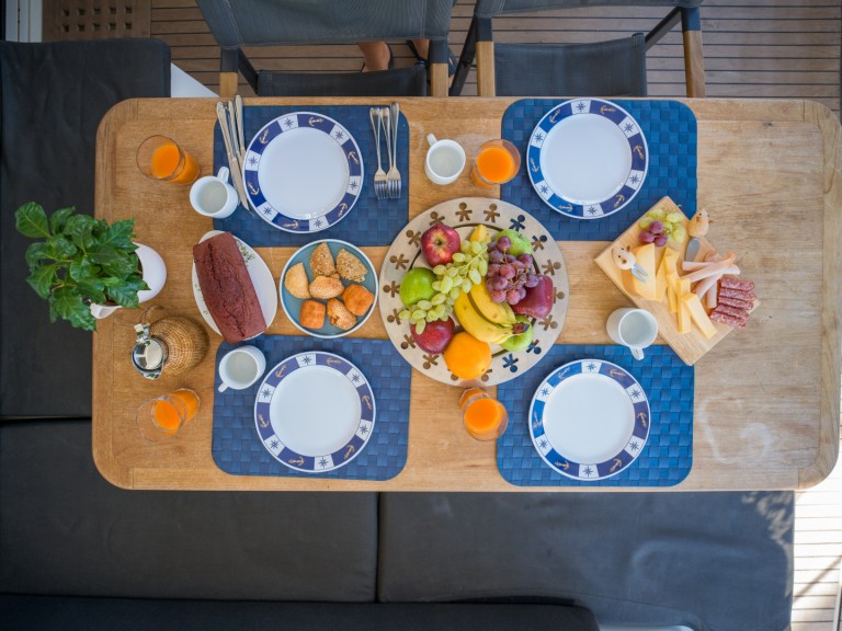 Boat rental Lagoon Lagoon 40 in Alimos on Samboat