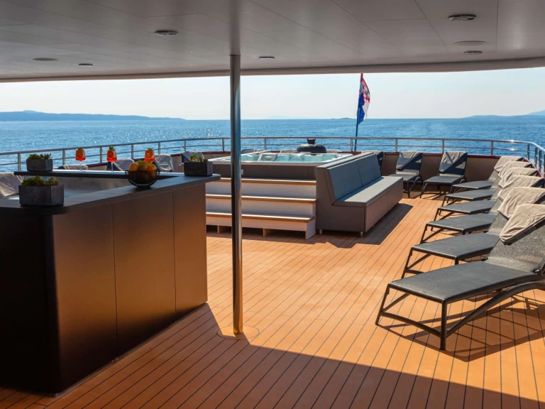 Luxury Yacht rental with or without captain Custom Split